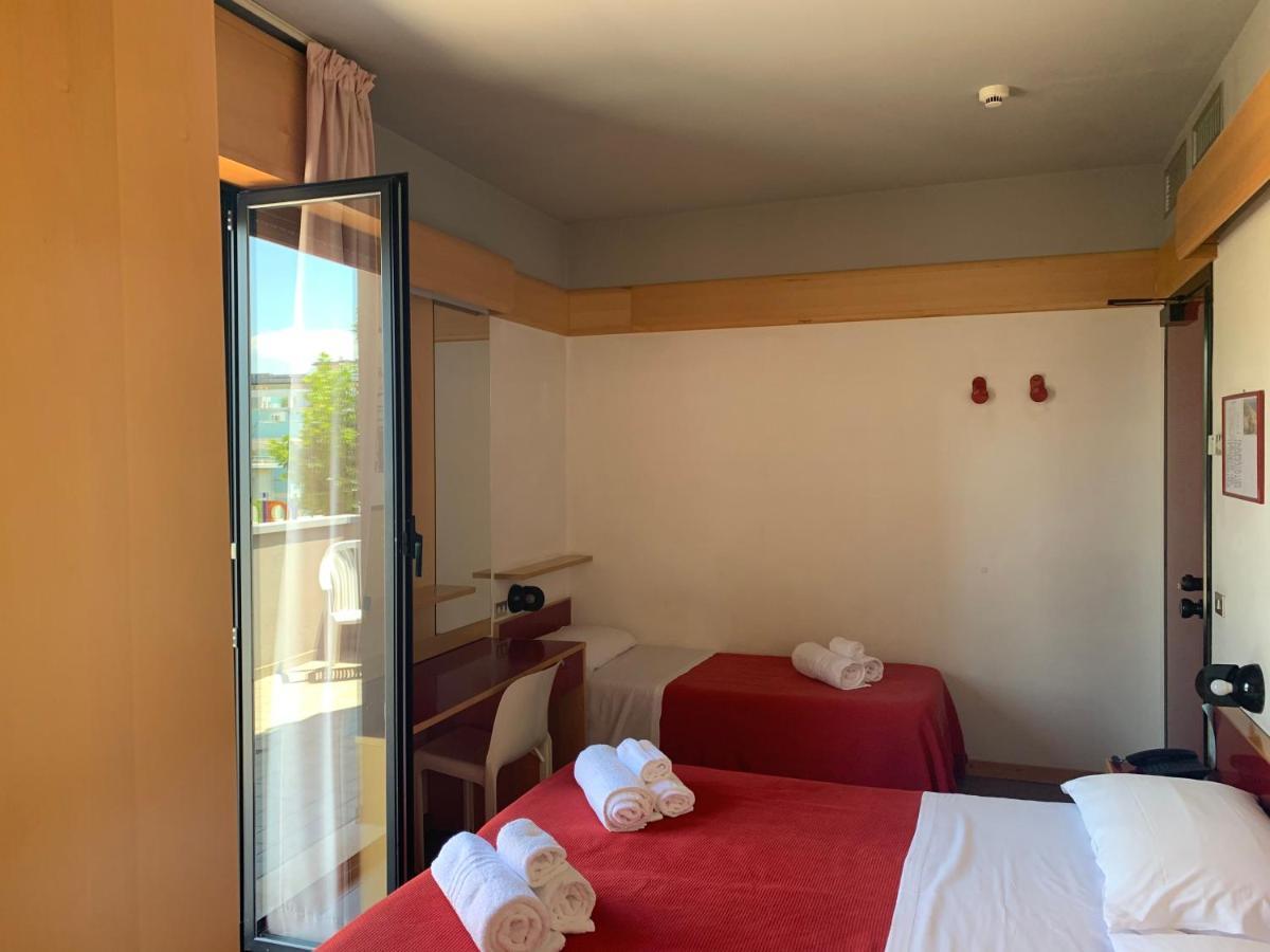 Hotel Giglio Rimini Luaran gambar